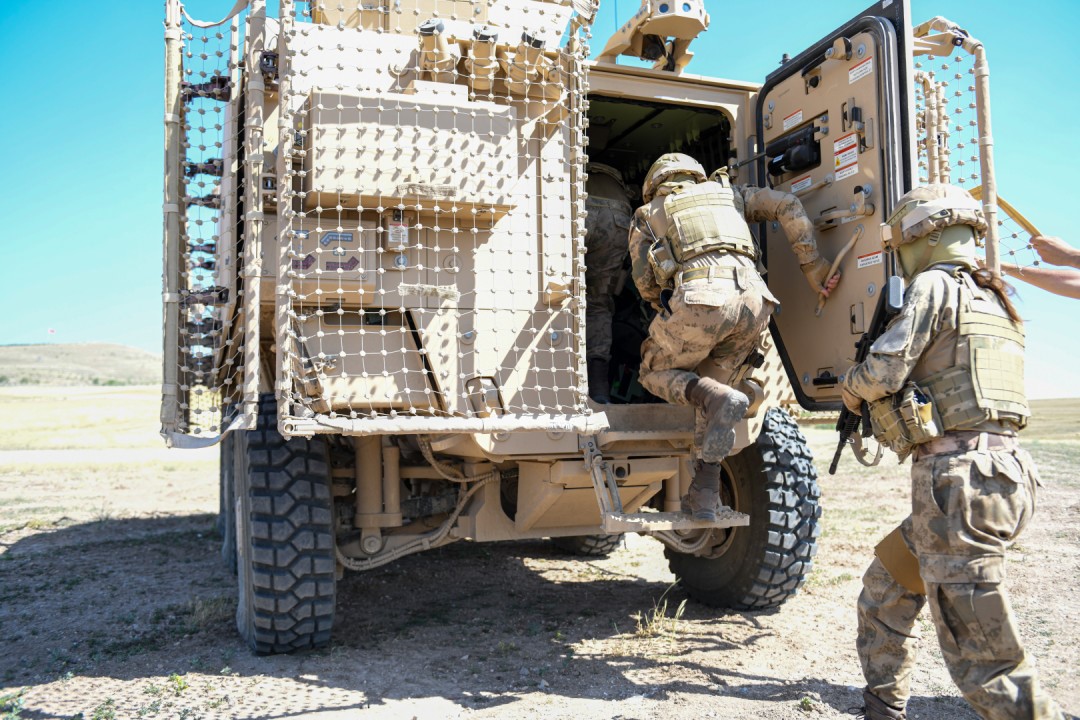 PARS IV 6x6 Special Operations Vehicle (F)